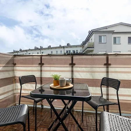 Διαμέρισμα White With Balcony Near Centre Of By Renters Świnoujście