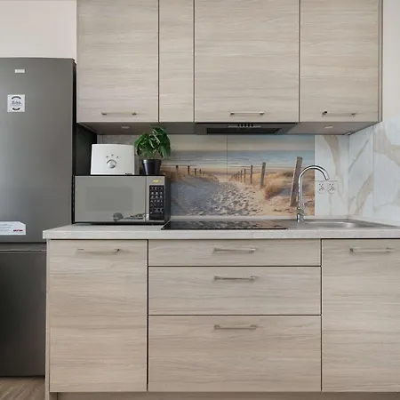 White With Balcony Near Centre Of By Renters *